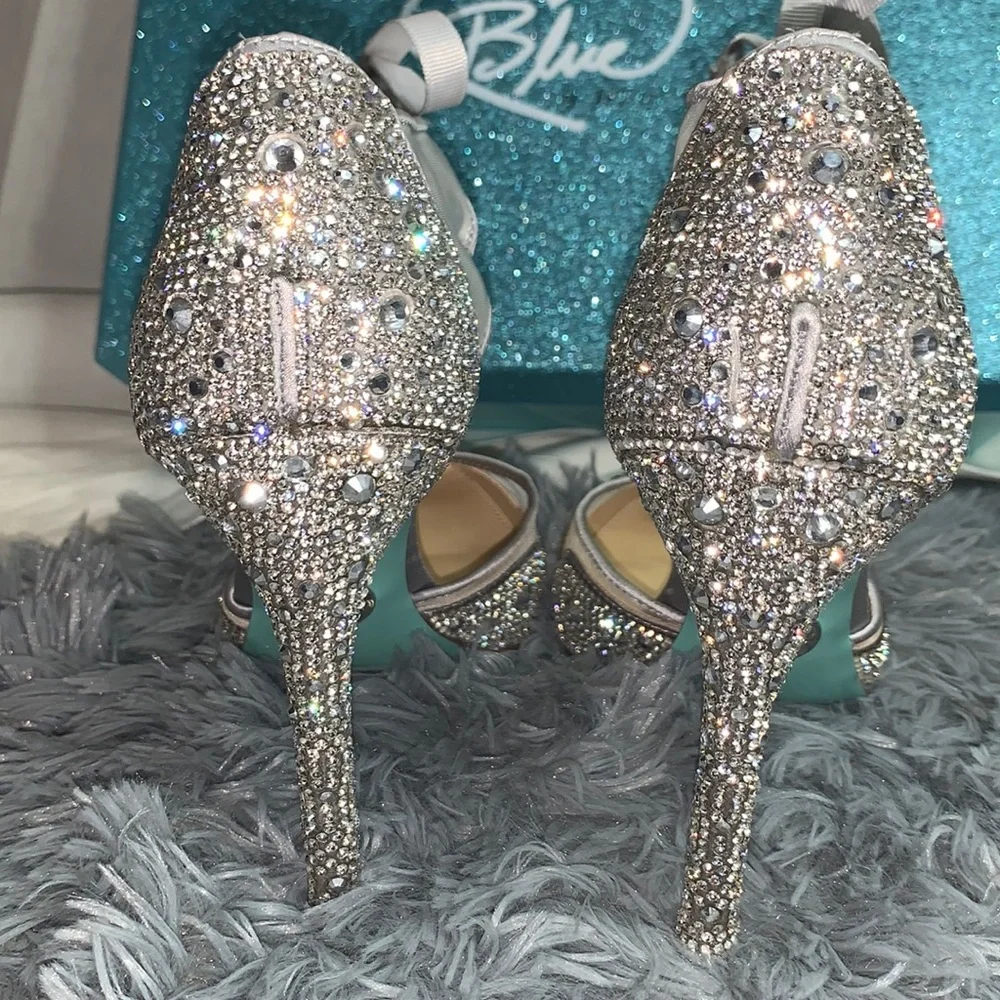 NIB Blue by Betsey Johnson  IRIS Silver Rhinestone Heels Women's Size 8M
